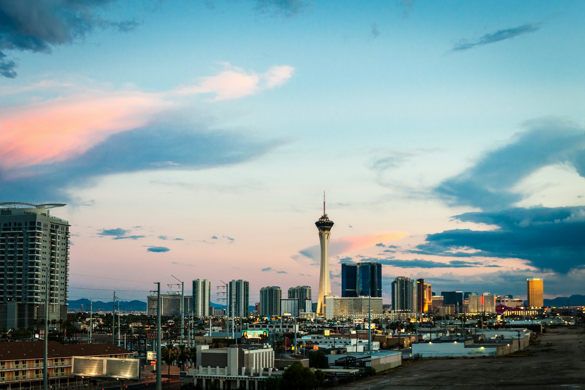 Exploring the Other Side of Las Vegas: A Guide to Mind-Bending Experiences
