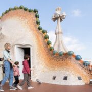 Family exploring Casa Battlo