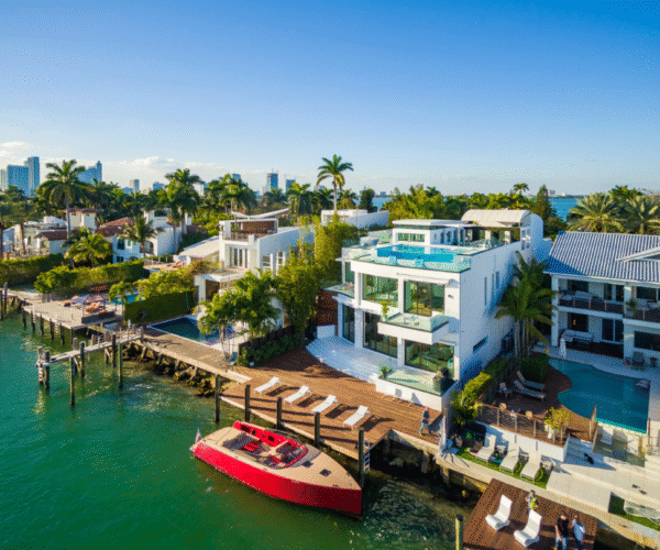 What Are the Benefits of Hosting Your Christmas Celebration in a Private Venue?